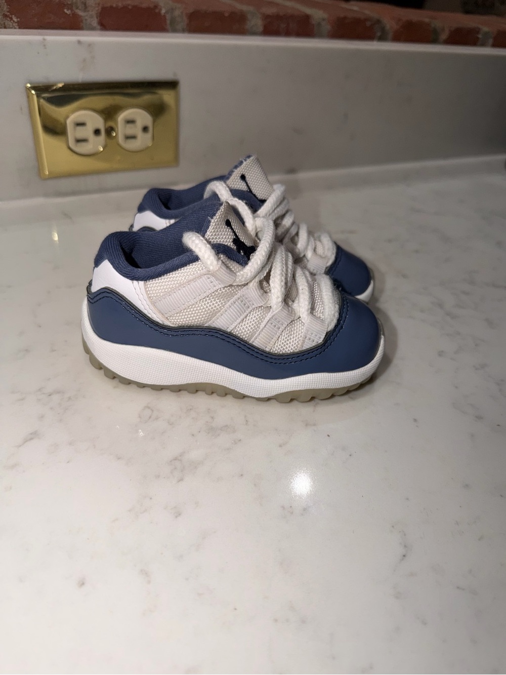 Air Jordan 11 Retro Low “Diffused Blue” 6C
